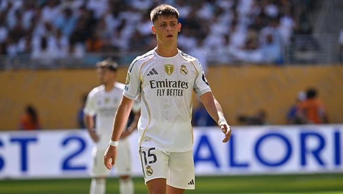 'Arda Güler konusunda doktora yaptım' dedi, taraftarlar ayağa kalktı! Real Madrid-Al Hilal maçına damga vurdu 29 'Arda Güler konusunda doktora yaptım' dedi, taraftarlar ayağa kalktı! Real Madrid-Al Hilal maçına damga vurdu- Futbol