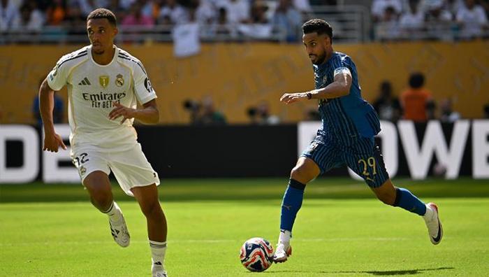 'Arda Güler konusunda doktora yaptım' dedi, taraftarlar ayağa kalktı! Real Madrid-Al Hilal maçına damga vurdu 21 'Arda Güler konusunda doktora yaptım' dedi, taraftarlar ayağa kalktı! Real Madrid-Al Hilal maçına damga vurdu- Futbol