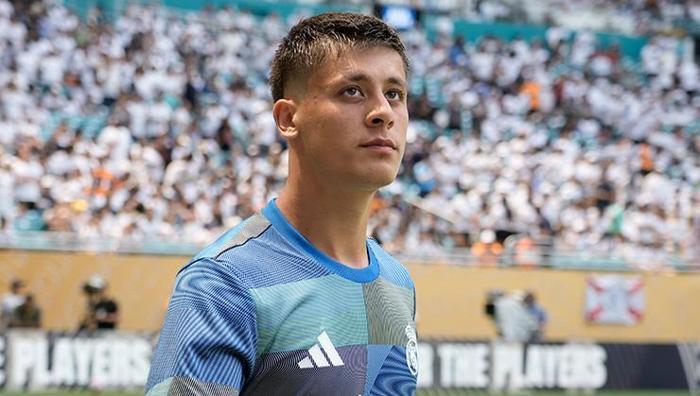'Arda Güler konusunda doktora yaptım' dedi, taraftarlar ayağa kalktı! Real Madrid-Al Hilal maçına damga vurdu 27 'Arda Güler konusunda doktora yaptım' dedi, taraftarlar ayağa kalktı! Real Madrid-Al Hilal maçına damga vurdu- Futbol