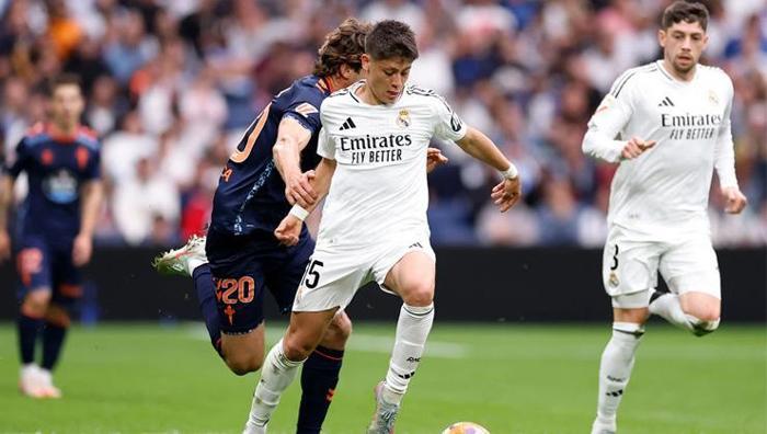 Arda Güler'i çıldırtan kıyaslama! İspanyol teknik adamdan olay sözler: Real Madrid'de oynamak için... 18 Arda Güler'i çıldırtan kıyaslama! İspanyol teknik adamdan olay sözler: Real Madrid'de oynamak için...- Futbol