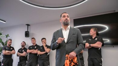 Arda Turan sıkı tutuyor- Fenerbahçe