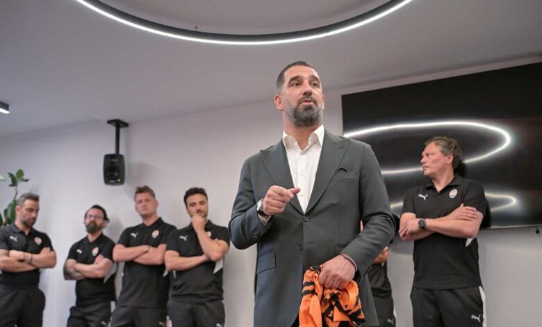 Arda Turan sıkı tutuyor 11 Arda Turan sıkı tutuyor- Fenerbahçe