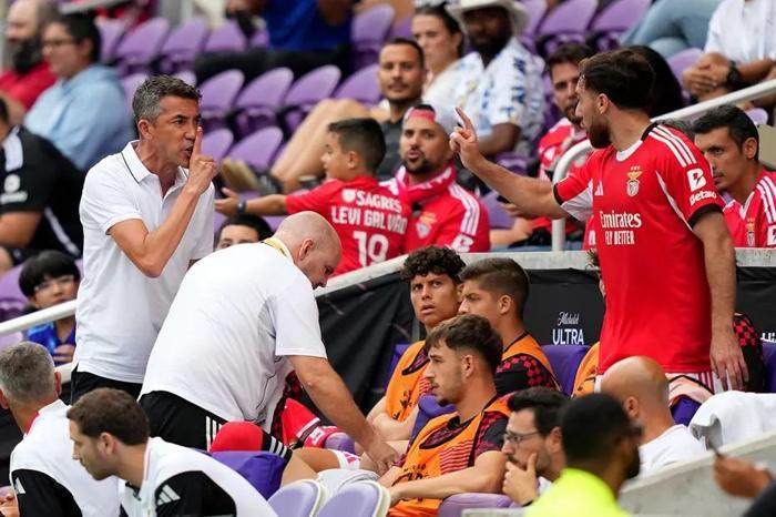 Benfica'da Orkun Kökçü depremi: Sinir krizi geçirdi! Bruno Lage karşılık verdi, ortalık karıştı... 24 Benfica'da Orkun Kökçü depremi: Sinir krizi geçirdi! Bruno Lage karşılık verdi, ortalık karıştı...- Futbol