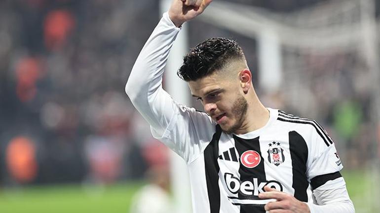 Beşiktaş'ta 1.94'lük dev golcü! Taraftarı heyecanlandıran performans...- Futbol