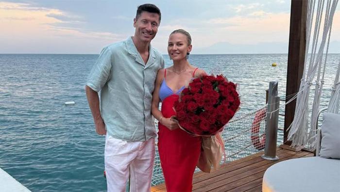 Böyle paylaştı: Yıldız golcü Lewandowski Türkiye'de 20 Böyle paylaştı: Yıldız golcü Lewandowski Türkiye'de- Diğer Haberler