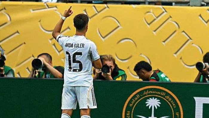 Carlo Ancelotti, Arda Güler'i adım adım izliyor! Pachuca maçından sonra olay iddia: Eğer çok çalışırsa... 22 Carlo Ancelotti, Arda Güler'i adım adım izliyor! Pachuca maçından sonra olay iddia: Eğer çok çalışırsa...- Futbol