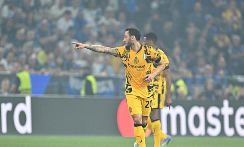 Chivu'dan flaş Hakan Çalhanoğlu sözleri! Galatasaray ve transfer... 15 Chivu'dan flaş Hakan Çalhanoğlu sözleri! Galatasaray ve transfer...- Futbol