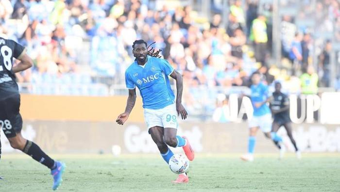 Devlerin transfer dansı sona erdi! Beşiktaş ve Fenerbahçe talip olmuştu: Frank Zambo Anguissa kararını verdi 19 Devlerin transfer dansı sona erdi! Beşiktaş ve Fenerbahçe talip olmuştu: Frank Zambo Anguissa kararını verdi- Futbol