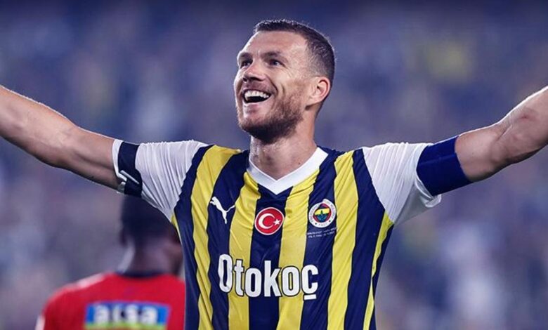 Edin Dzeko kararını verdi! İşte yeni takımı 11 Edin Dzeko kararını verdi! İşte yeni takımı- Fenerbahçe