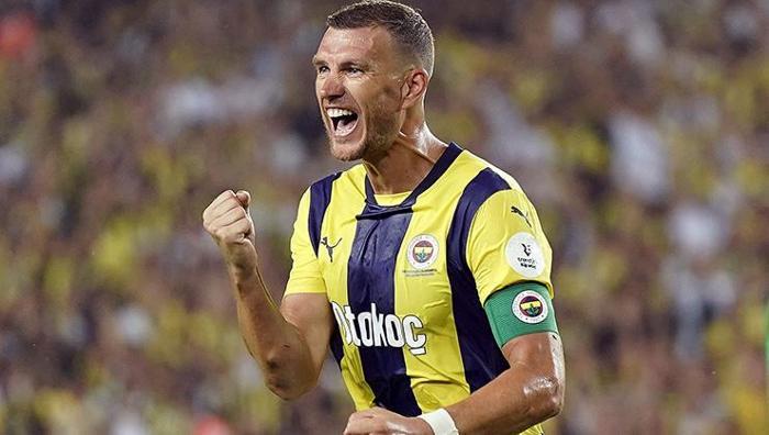 Edin Dzeko yarın imzayı atıyor! Transferde son dakika gelişmesi: İtalyanlar duyurdu 21 Edin Dzeko yarın imzayı atıyor! Transferde son dakika gelişmesi: İtalyanlar duyurdu- Futbol