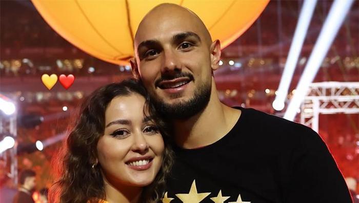 Elini çabuk tuttu! Galatasaraylı Ahmed Kutucu'dan sevgilisi Asena Atalar'a sürpriz evlilik teklifi 18 Elini çabuk tuttu! Galatasaraylı Ahmed Kutucu'dan sevgilisi Asena Atalar'a sürpriz evlilik teklifi- Diğer Haberler