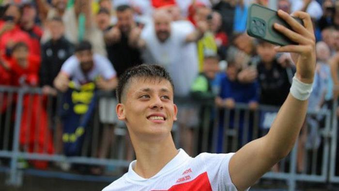 Emre Belözoğlu'ndan Fenerbahçe ve Arda Güler için çarpıcı sözler! 'Şampiyon yapacağım' 32 Emre Belözoğlu'ndan Fenerbahçe ve Arda Güler için çarpıcı sözler! 'Şampiyon yapacağım'- Futbol