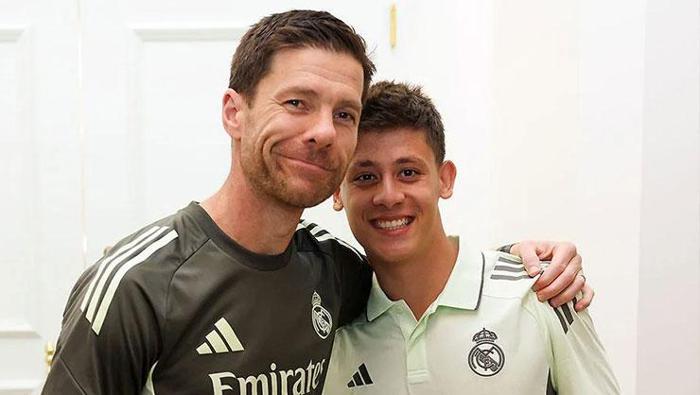 Emre Belözoğlu'ndan Fenerbahçe ve Arda Güler için çarpıcı sözler! 'Şampiyon yapacağım' 33 Emre Belözoğlu'ndan Fenerbahçe ve Arda Güler için çarpıcı sözler! 'Şampiyon yapacağım'- Futbol