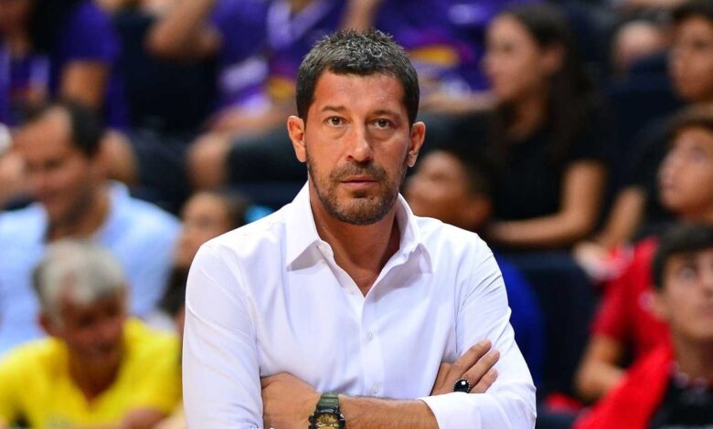 Esenler Erokspor'da Ufuk Sarıca dönemi! 11 Esenler Erokspor'da Ufuk Sarıca dönemi!- Başakşehir