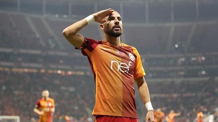 Eski Galatasaraylı futbolcu açıkladı: 'Hakan Çalhanoğlu ile konuştum, her an her şey olabilir' 19 Eski Galatasaraylı futbolcu açıkladı: 'Hakan Çalhanoğlu ile konuştum, her an her şey olabilir'- Futbol