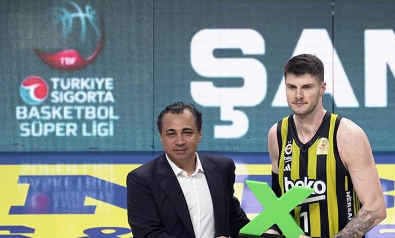 Fenerbahçe Beko'da Metecan Birsen'in sözleşmesi uzatıldı 11 Fenerbahçe Beko'da Metecan Birsen'in sözleşmesi uzatıldı- Fenerbahçe
