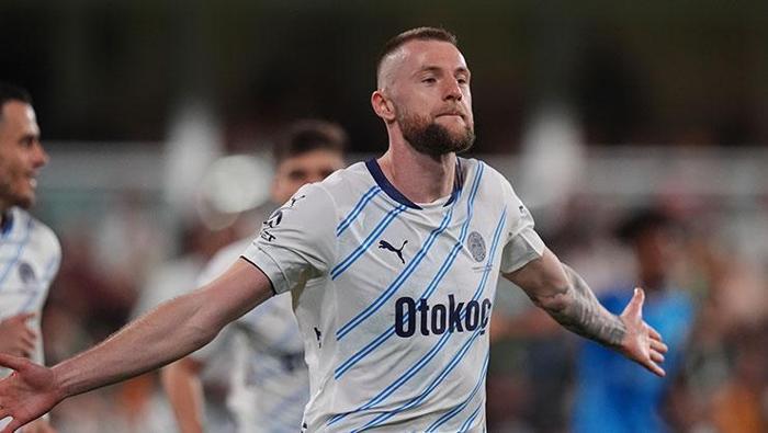 Fenerbahçe transferde bombayı patlatıyor! 4 yıllık sözleşme teklifi 19 Fenerbahçe transferde bombayı patlatıyor! 4 yıllık sözleşme teklifi- Futbol