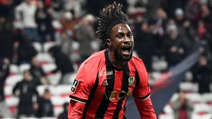 Fenerbahçe transferde şaha kalktı: Bonserviste dev rakam! En iyisi için görüşmeler sürüyor 22 Fenerbahçe transferde şaha kalktı: Bonserviste dev rakam! En iyisi için görüşmeler sürüyor- Futbol