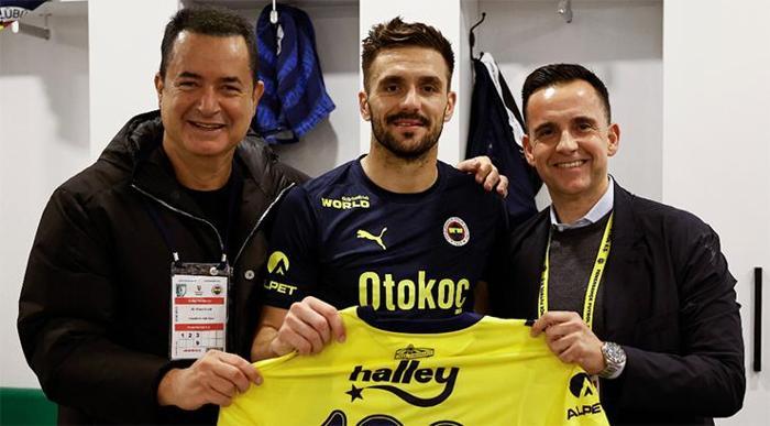Fenerbahçe'de Ali Koç gemileri yaktı! Yeni sezona 3 golcü birden 23 Fenerbahçe'de Ali Koç gemileri yaktı! Yeni sezona 3 golcü birden- Futbol