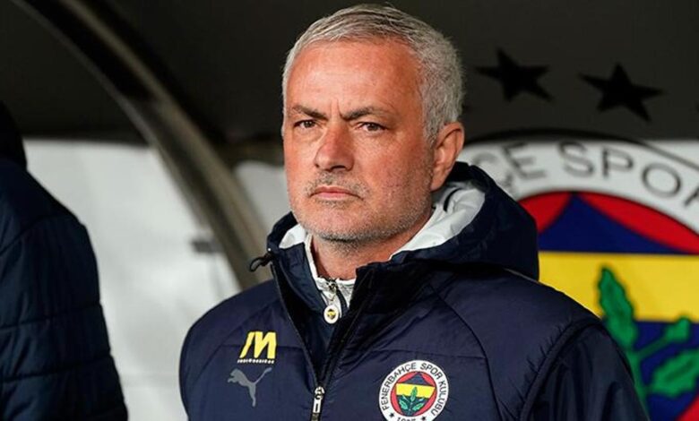 Fenerbahçe'de Jose Mourinho ve Devin Özek başrolde! 11 Fenerbahçe'de Jose Mourinho ve Devin Özek başrolde!- Futbol