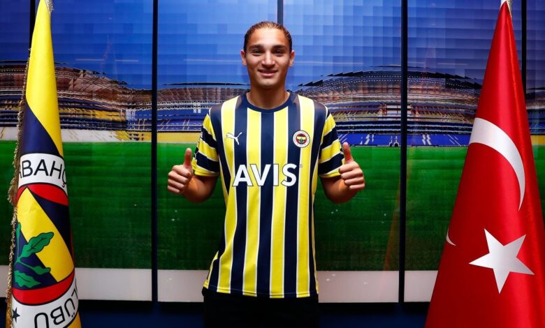 Fenerbahçe'de sürpriz transfer! Emir Ortakaya ve İkas Eyüpspor... 14 Fenerbahçe'de sürpriz transfer! Emir Ortakaya ve İkas Eyüpspor...- Fenerbahçe