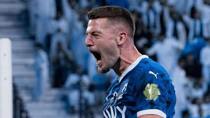 Fenerbahçe'de transfer harekatı! İşte Jose Mourinho'nun listesinin başındaki yıldız 20 Fenerbahçe'de transfer harekatı! İşte Jose Mourinho'nun listesinin başındaki yıldız- Futbol