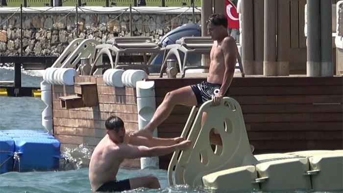 Fenerbahçeli Yusuf Akçiçek'ten plajda antrenman 21 Fenerbahçeli Yusuf Akçiçek'ten plajda antrenman- Diğer Haberler