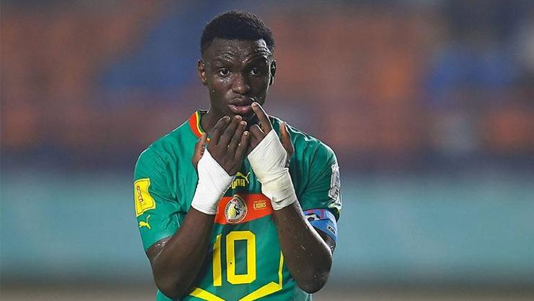 Fenerbahçe'nin eski oyuncusu Mame Thiam'dan transfer açıklaması: 'Kısa zamanda imzalayacaklar'- Futbol