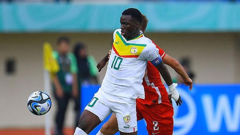 Fenerbahçe'nin eski oyuncusu Mame Thiam'dan transfer açıklaması: 'Kısa zamanda imzalayacaklar'- Futbol