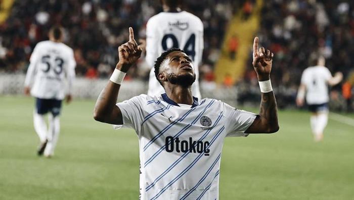 Fenerbahçe'nin orkestra şefi Fred'den çarpıcı itiraf! Oynamak istediği takımı açıkladı: Yönetimle görüştüm- Futbol