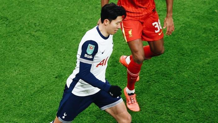 Fenerbahçe'ye transferde hesapta olmayan engel! Son'un eli kolu bağlı: Güney Kore devreye girdi 22 Fenerbahçe'ye transferde hesapta olmayan engel! Son'un eli kolu bağlı: Güney Kore devreye girdi- Futbol