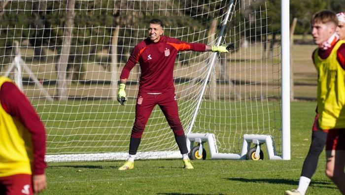 Fernando Muslera Galatasaray'dan ayrılışını anlattı! Kendisini arayan ismi açıkladı: Her şey çok hızlı gelişti 22 Fernando Muslera Galatasaray'dan ayrılışını anlattı! Kendisini arayan ismi açıkladı: Her şey çok hızlı gelişti- Futbol