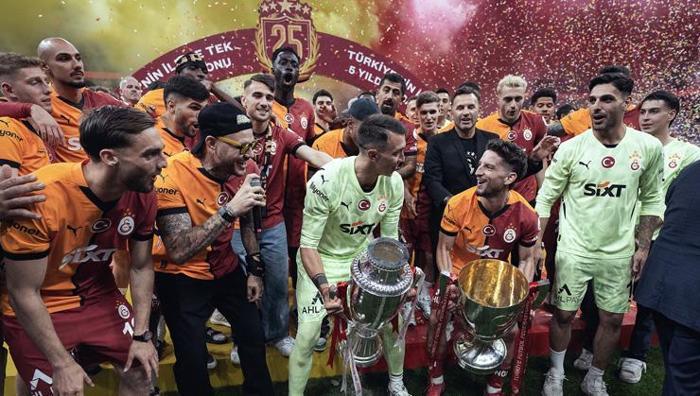 Fernando Muslera Galatasaray'dan ayrılışını anlattı! Kendisini arayan ismi açıkladı: Her şey çok hızlı gelişti 18 Fernando Muslera Galatasaray'dan ayrılışını anlattı! Kendisini arayan ismi açıkladı: Her şey çok hızlı gelişti- Futbol