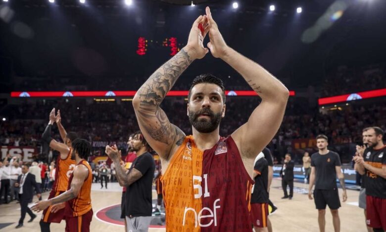 Galatasaray Erkek Basketbol Takımı Göksenin Köksal'a veda etti- Futbol