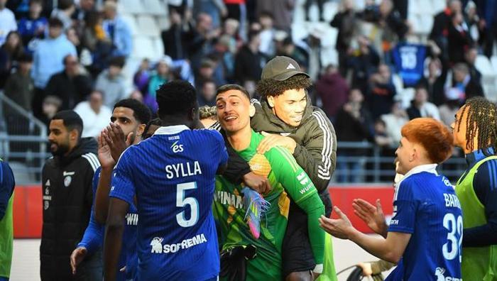 Galatasaray'a Djordje Petrovic müjdesi! Chelsea onay verdi: Muslera'nın halefi oluyor 21 Galatasaray'a Djordje Petrovic müjdesi! Chelsea onay verdi: Muslera'nın halefi oluyor- Futbol