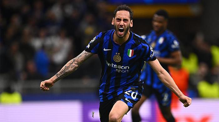 Galatasaray'a Hakan Çalhanoğlu müjdesi! Inter ile anlaşma çok yakın... 17 Galatasaray'a Hakan Çalhanoğlu müjdesi! Inter ile anlaşma çok yakın...- Futbol