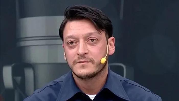 Galatasaray'a transferine önayak olduğu iddia edilmişti! Mesut Özil'den Leroy Sane açıklaması 23 Galatasaray'a transferine önayak olduğu iddia edilmişti! Mesut Özil'den Leroy Sane açıklaması- Futbol