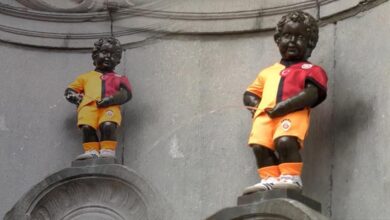 Galatasaray'ın 5 yıldızlı forması 406 yıllık Manneken Pis heykeline giydirildi- Futbol