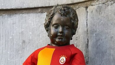 Galatasaray'ın 5 yıldızlı forması Brüksel'in 406 yıllık simgesi Manneken Pis'e giydirilecek- Futbol