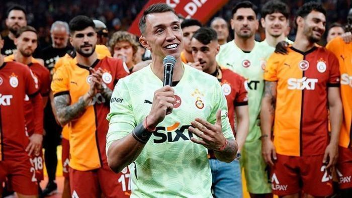 Galatasaray'ın yeni kalecisi belli oldu: Transfer çok yakın... 19 Galatasaray'ın yeni kalecisi belli oldu: Transfer çok yakın...- Futbol
