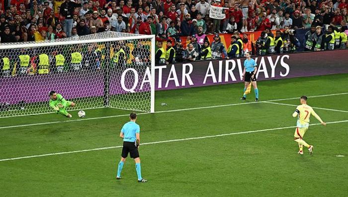 Galatasaray'ın yıldızı Alvaro Morata'ya ölüm tehdidi: Onu ellerimle öldüreceğim! Korkunç mesajı yayınladı 19 Galatasaray'ın yıldızı Alvaro Morata'ya ölüm tehdidi: Onu ellerimle öldüreceğim! Korkunç mesajı yayınladı- Futbol