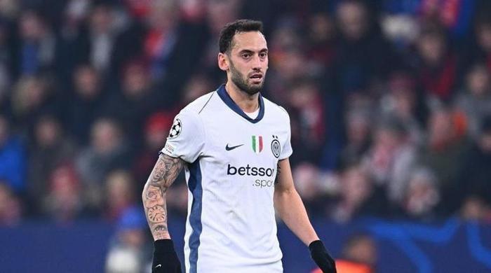 Hakan Çalhanoğlu bombası patladı! Serhat Akın 'Ben Hakan'la konuştum Galatasaray'a gelecek'- Futbol