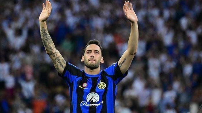 Hakan Çalhanoğlu'ndan olay Galatasaray hamlesi! Transferde bizzat kendisi devreye girdi 18 Hakan Çalhanoğlu'ndan olay Galatasaray hamlesi! Transferde bizzat kendisi devreye girdi- Futbol
