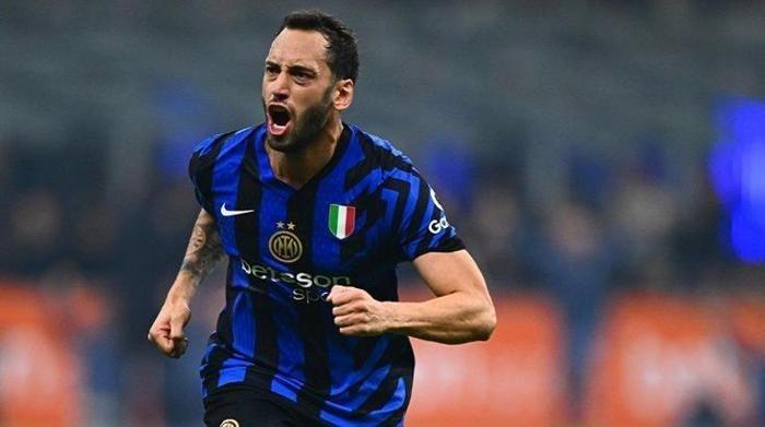 Hakan Çalhanoğlu'ndan olay Galatasaray hamlesi! Transferde bizzat kendisi devreye girdi 22 Hakan Çalhanoğlu'ndan olay Galatasaray hamlesi! Transferde bizzat kendisi devreye girdi- Futbol