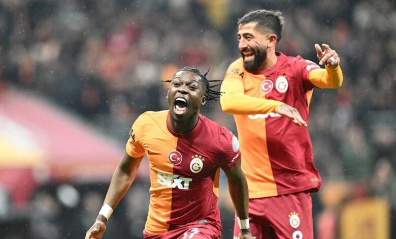 İkas Eyüpspor'dan transferde Derrick Köhn ve Kerem Demirbay hamlesi! 11 İkas Eyüpspor'dan transferde Derrick Köhn ve Kerem Demirbay hamlesi!- Fenerbahçe
