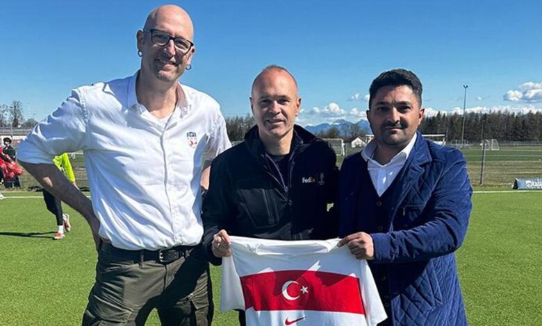 Iniesta’ya anlamlı hediye 12 Iniesta’ya anlamlı hediye- Futbol