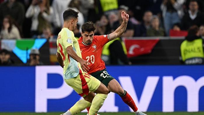 İspanya basını Morata'yı adeta taşlıyor: Penaltıyı kaçırdı, suçlu adam ilan edildi! 19 İspanya basını Morata'yı adeta taşlıyor: Penaltıyı kaçırdı, suçlu adam ilan edildi!- Futbol