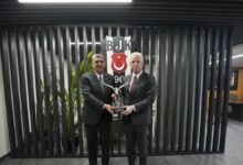 İstanbul Valisi Davut Gül'den Beşiktaş Kulübüne ziyaret- Futbol