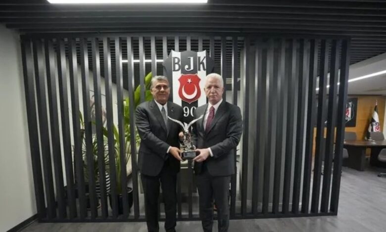 İstanbul Valisi Davut Gül'den Beşiktaş Kulübüne ziyaret 11 İstanbul Valisi Davut Gül'den Beşiktaş Kulübüne ziyaret- Futbol