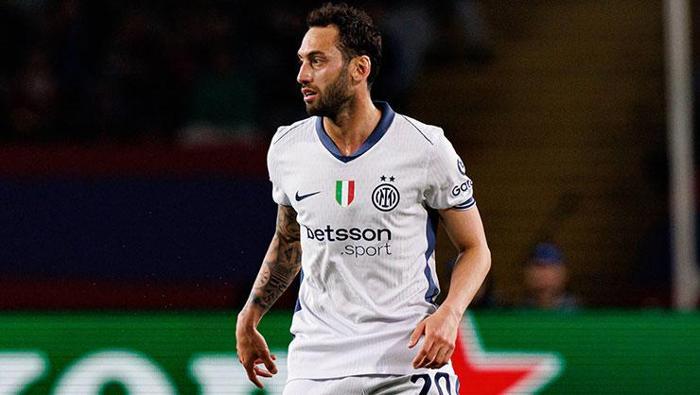 İtalyan basını duyurdu! Galatasaray'dan Hakan Çalhanoğlu'na dev teklif 20 İtalyan basını duyurdu! Galatasaray'dan Hakan Çalhanoğlu'na dev teklif- Futbol